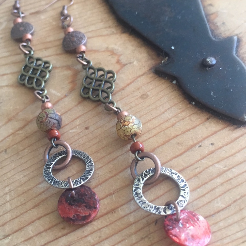 upcycled rustic woodland earrings // red by @londonerus ⭐️⭐️